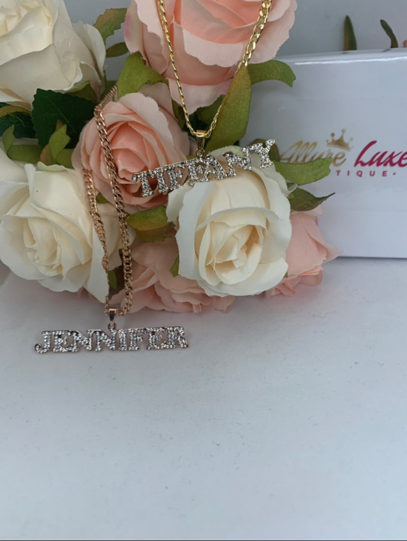 Aluxe name necklace