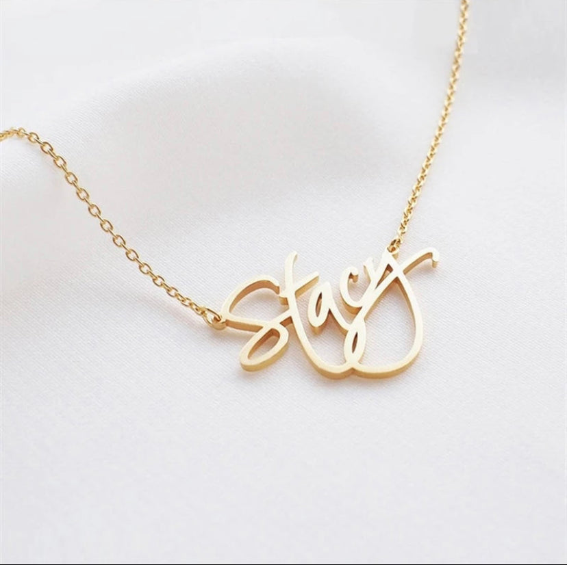 Dainty name necklace