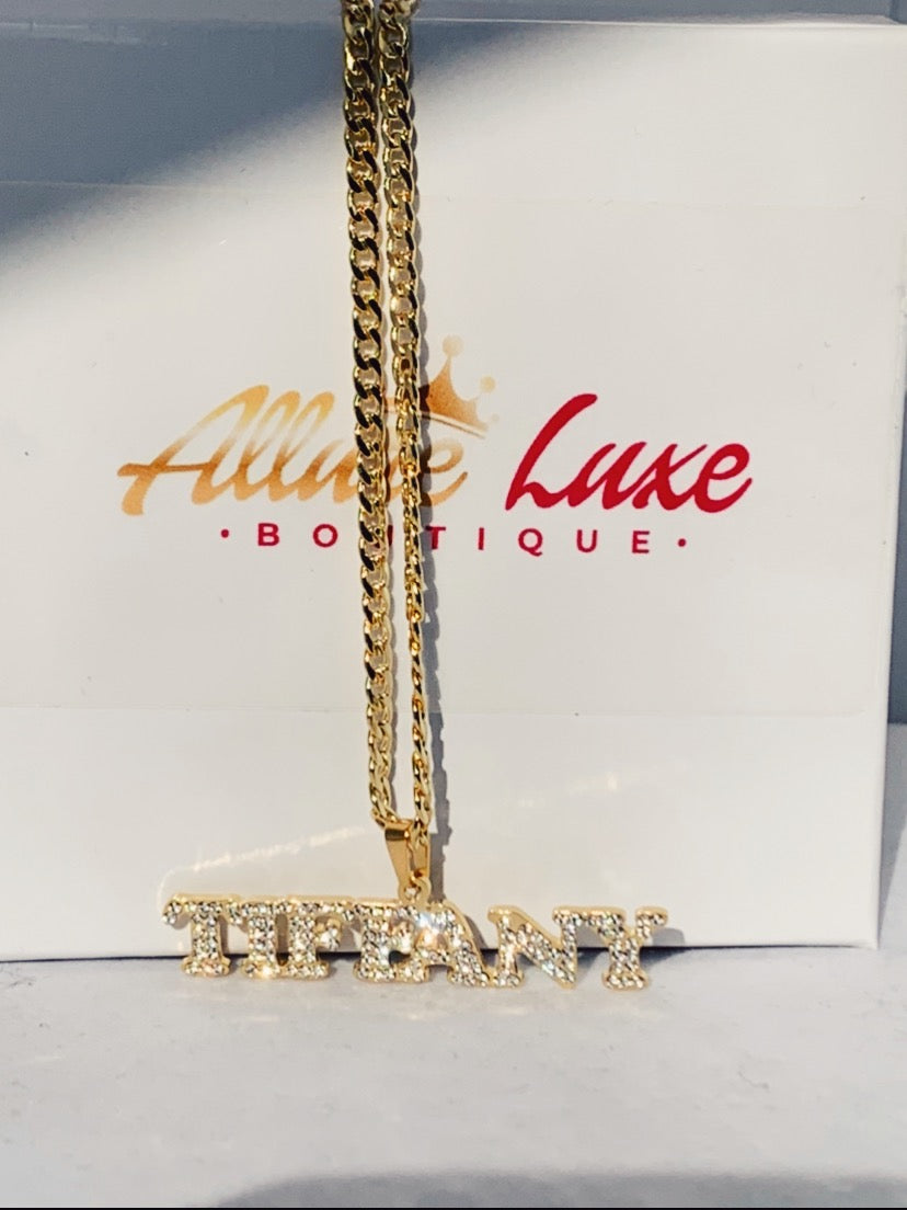 Aluxe name necklace