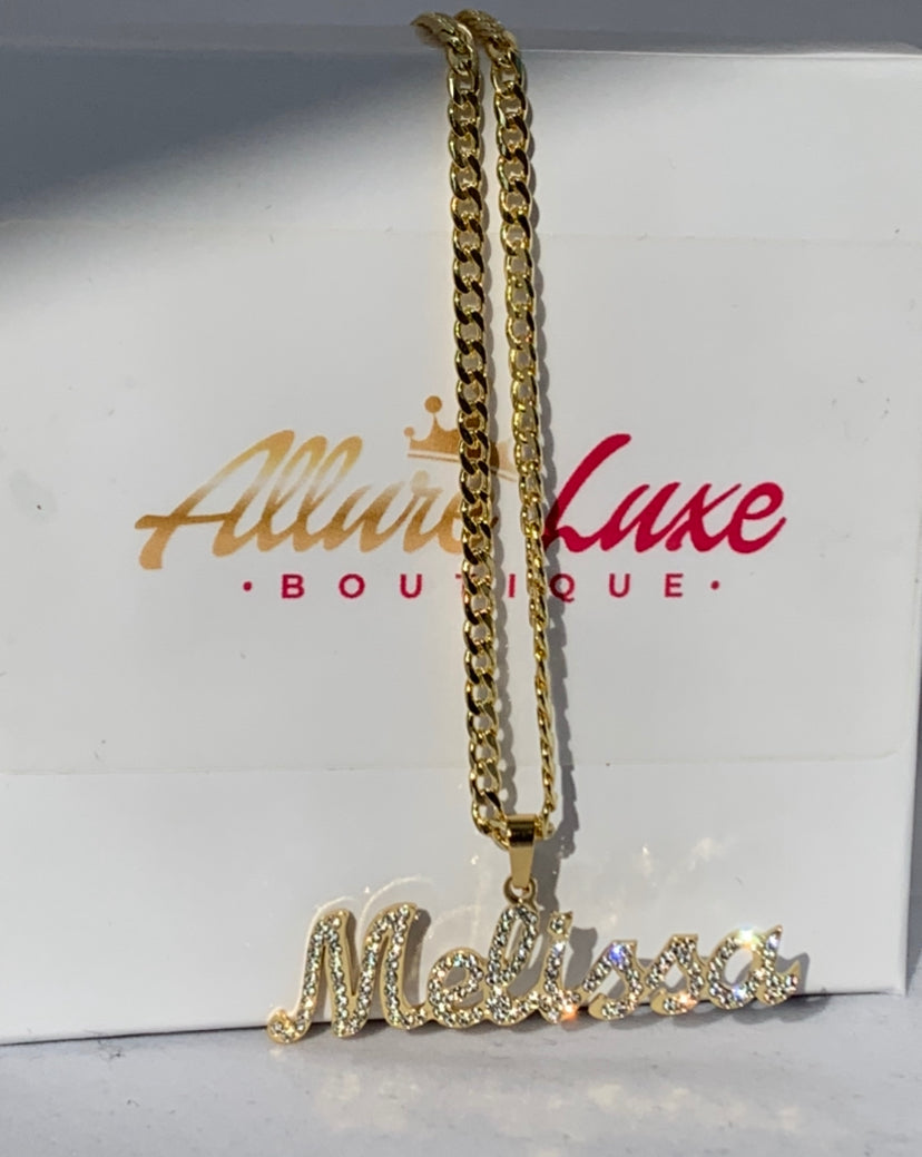 Aluxe cursive name necklace