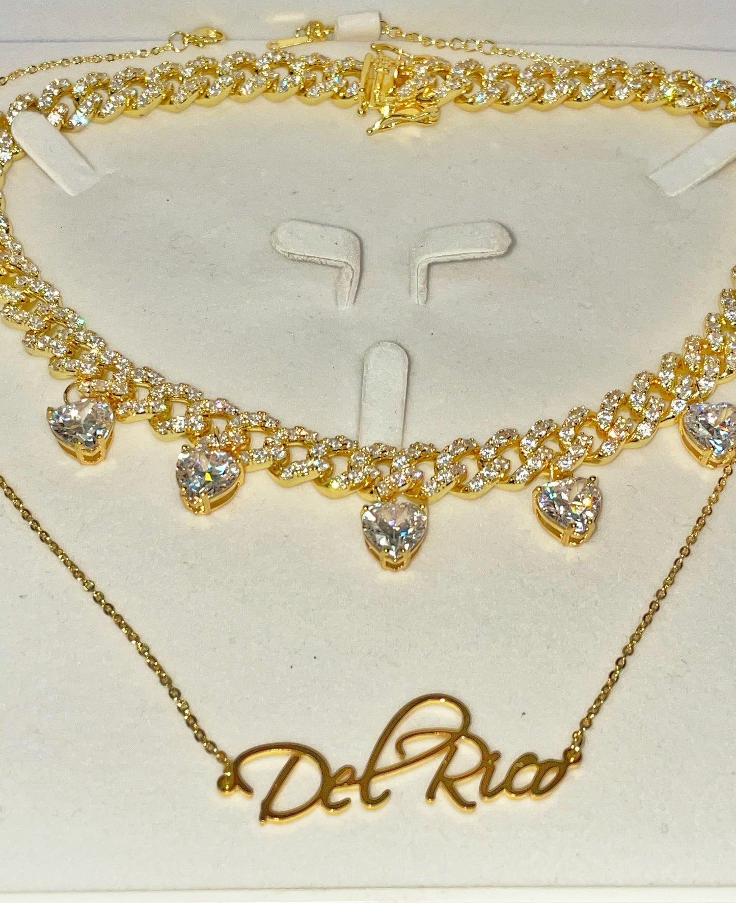 Dainty name necklace